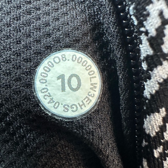 Lululemon Runderful Long Sleeve Size 10 Scattered Herringbone Black White - Picture 13 of 13